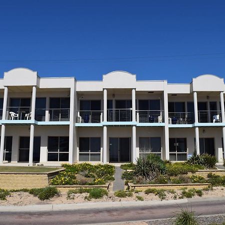 Christies Seahorse Holiday Townhouses Port Noarlunga Exterior photo